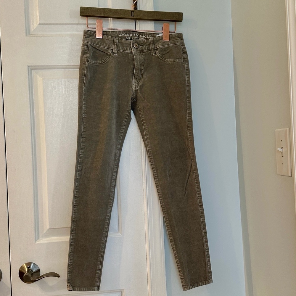 American Eagle Outfitters 360 Super Stretch Jegging Corduroy Pants Size 0 Short